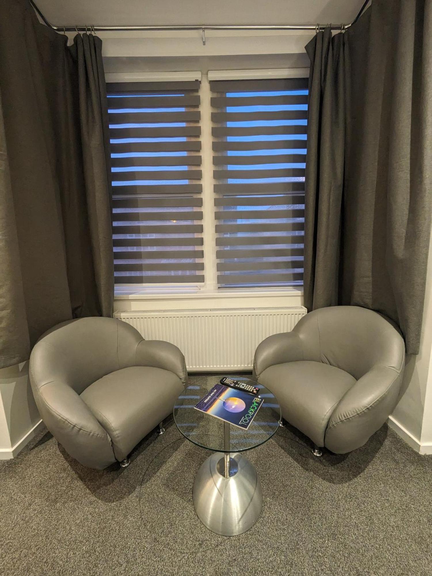 Hotel 33 Μπλάκπουλ Δωμάτιο φωτογραφία